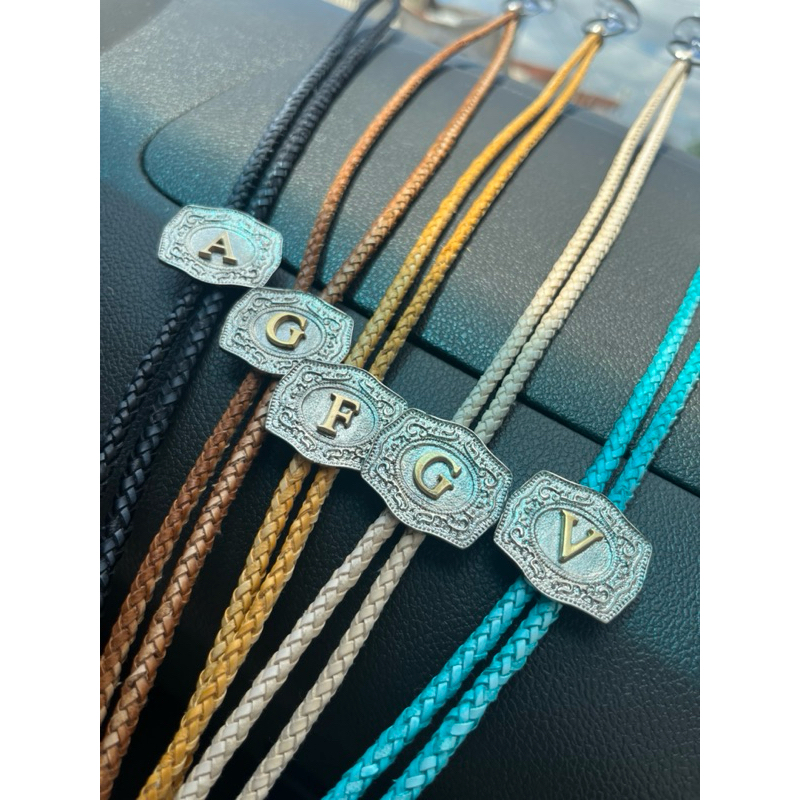 PORTA CHAPÉU PERSONALIZADO COM INICIAL. em Oferta na Shopee