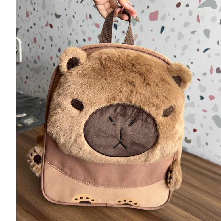 Mini Mochila de Costas Capivara Pelúcia Infantil Escolar Passeio Unissex