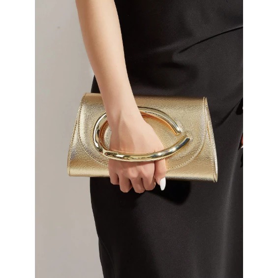 Bolsa de mão feminina com alça de corrente  , com detalhes em dourado para festa casamento evendos