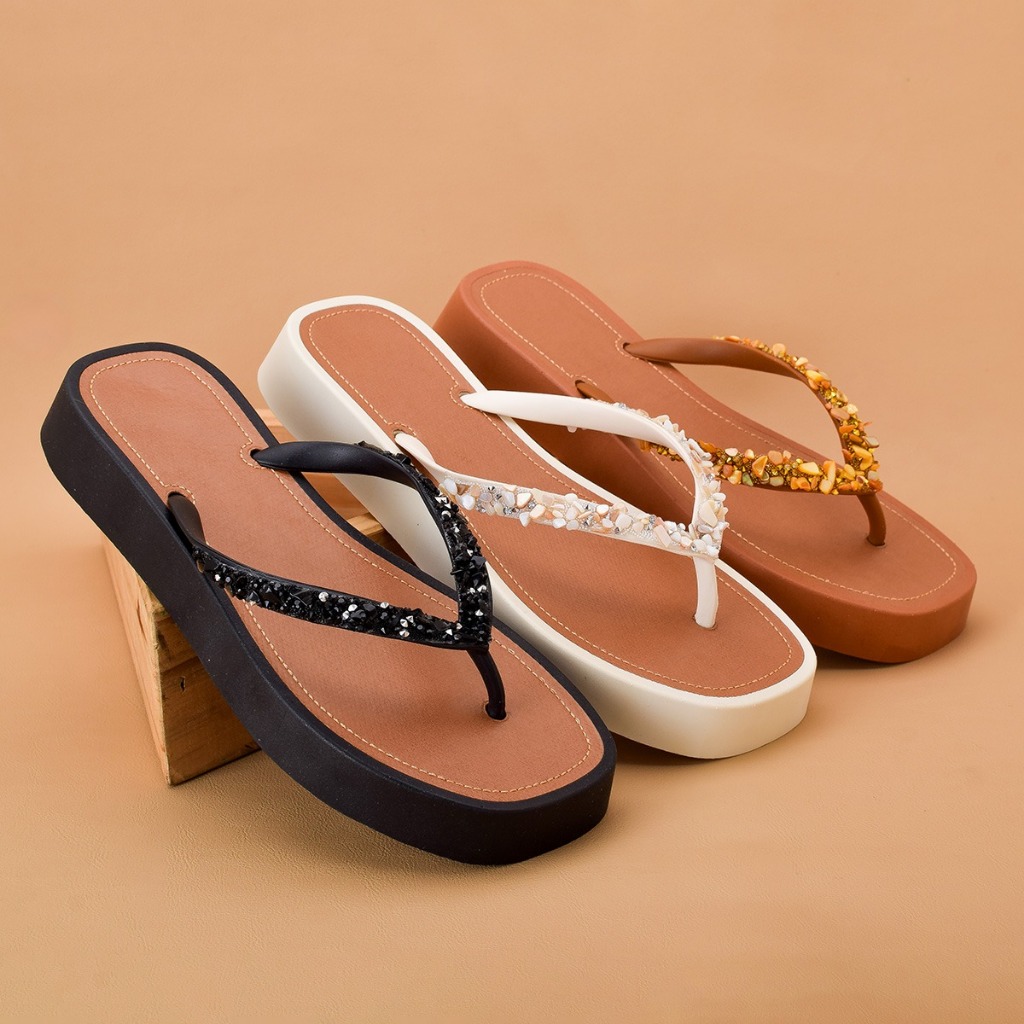 Chinelo Plataforma Feminino Pedraria Cascalho Flat Form Lançamento 34 ao 39 em Oferta na Shopee
