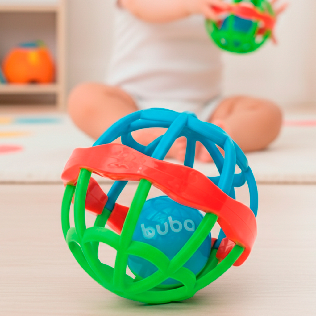 Mordedor Macio Baby Ball Cute Colors Buba Brinquedo Bola Sensorial com Chocalho para Bebês