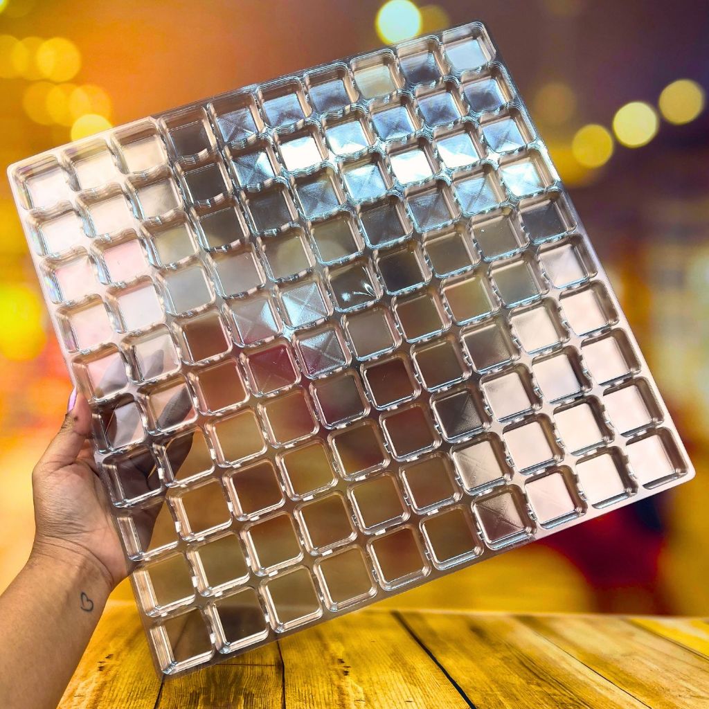 10~50 Placa Berço de Acetato para Doces - 100 cavidades de 3,3cm x 3,3 cm em Oferta na Shopee