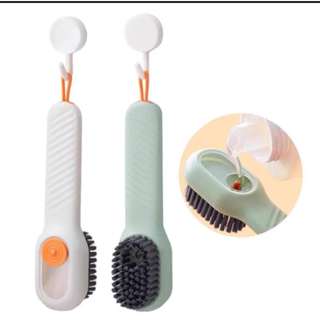 KIit 2 Escovas Limpa Sapato Com Dispenser Reservatório em Oferta na Shopee
