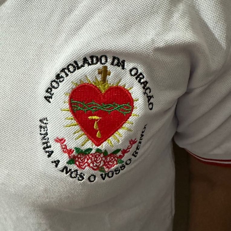 Camiseta Polo branca, bordado do Apostolado da Oração, Tecido confortável e resistente, católica