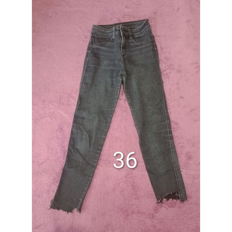 calças tanto jeans tanto de muitos tecidos variados boa qualidade bem conservados já usadas