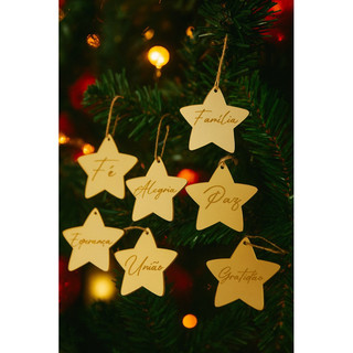 Kit Enfeites de Natal 8 peças Árvore Natal Acrílico Estrelas ou Bolas c/ cordão Gravadas Decoração Natalina