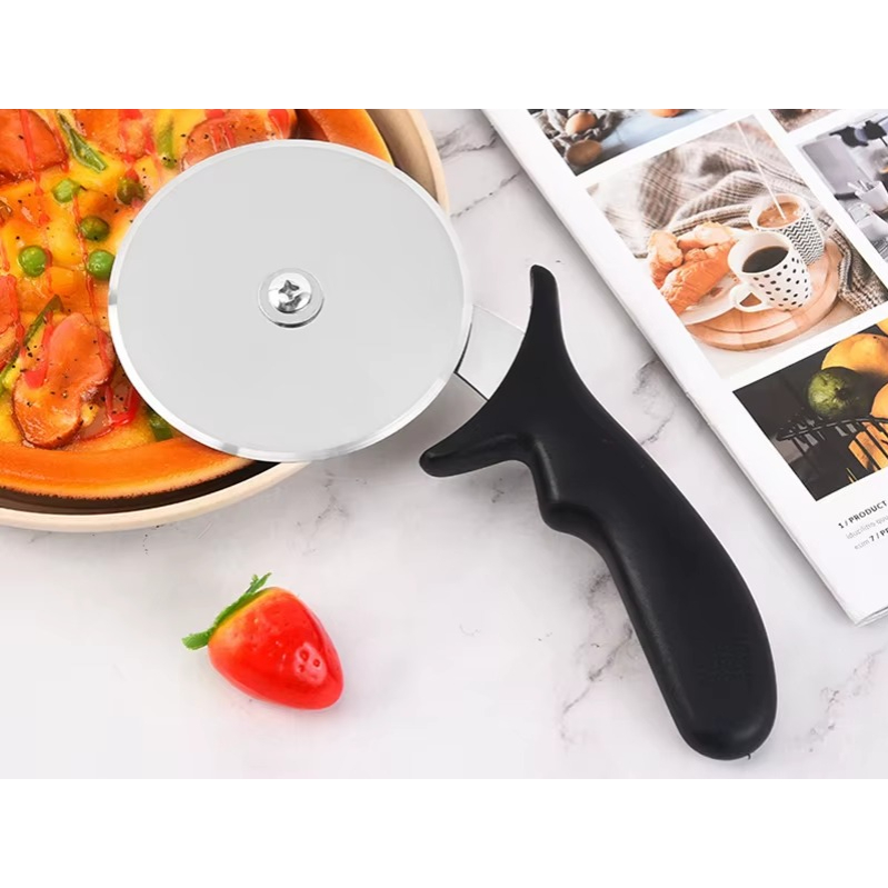 Espátula Multiuso Inox Carretilha Gourmet Cabo Preto