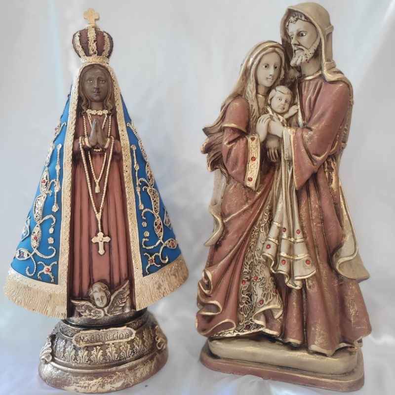 2 Imagem 40cm Barrocas Sagrada Família e Nossa Senhora Aparecida em Gesso Nobre pedraria no manto
