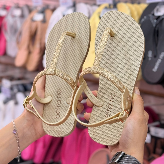 Sandália Rasteira Beira Rio Feminina Glitter Conforto Cores Preto e Dourado em Oferta na Shopee