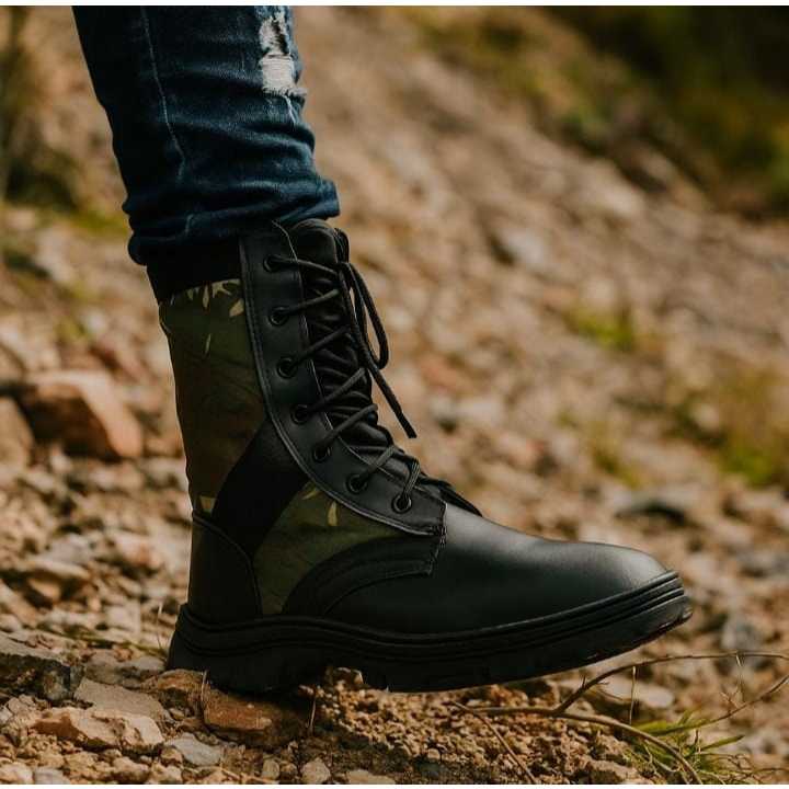 Coturno Tático Impermeável para Homens Alta Resistência Solado Tratorado Antiderrapante