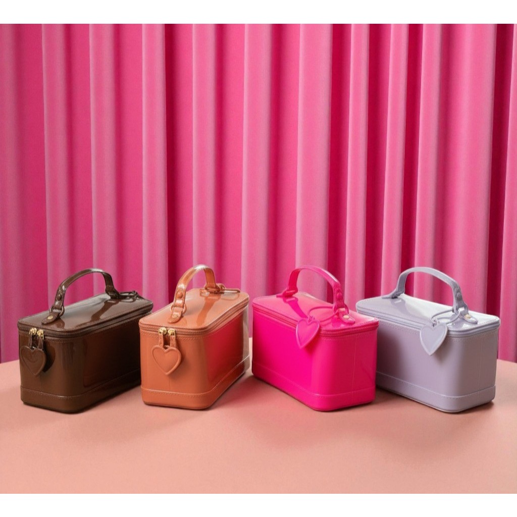 Bolsa de Mão Feminina com Coração | Pequena e Estruturada Tami Importados