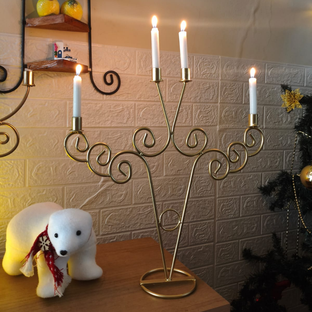 Candelabro WitzSmith Dourado 4 Velas em Ferro Artesanal 45x43 cm | Castiçal Porta Velas Elegante
