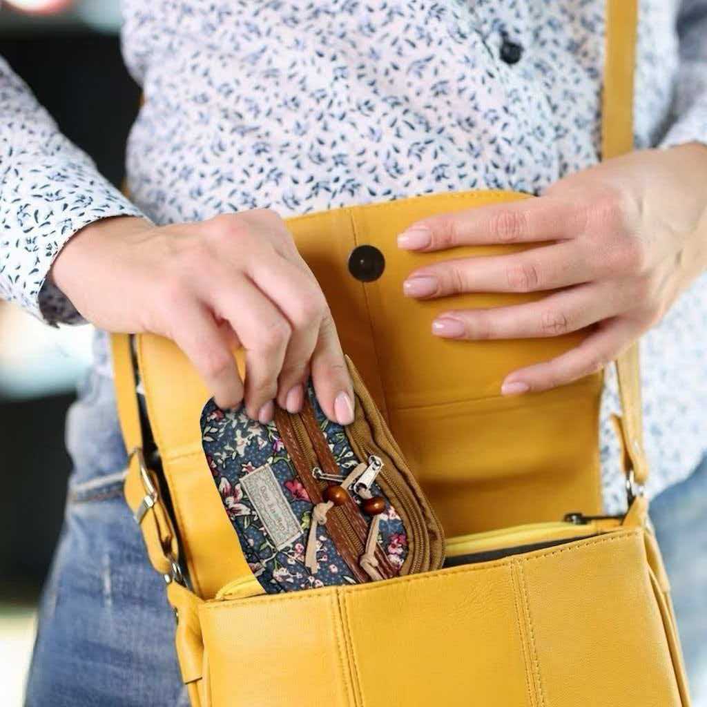 Bolsa Carteira Feminina Floral Compacta com Zíper e 3 Divisórias para Cartões e Moedas Presente em Oferta na Shopee