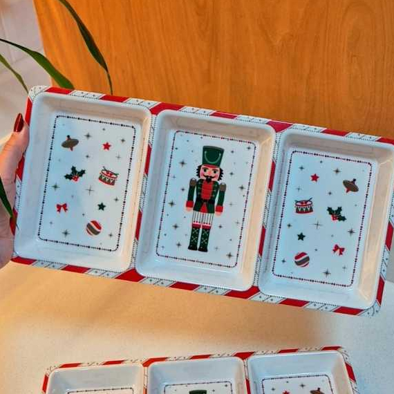 Prato Petisqueira 3 Divisórias Natal Soldado Quebra Nozes Plástico Melamina