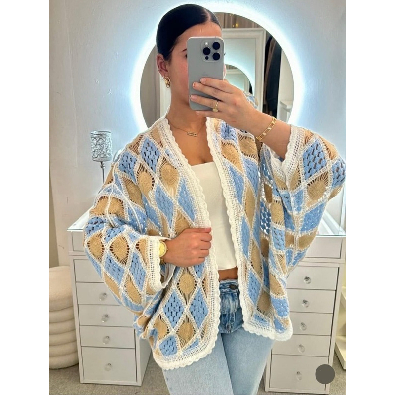 Kimono em Crochê colorido bem macio e leve caimento lindo,sofisticado e versátil
