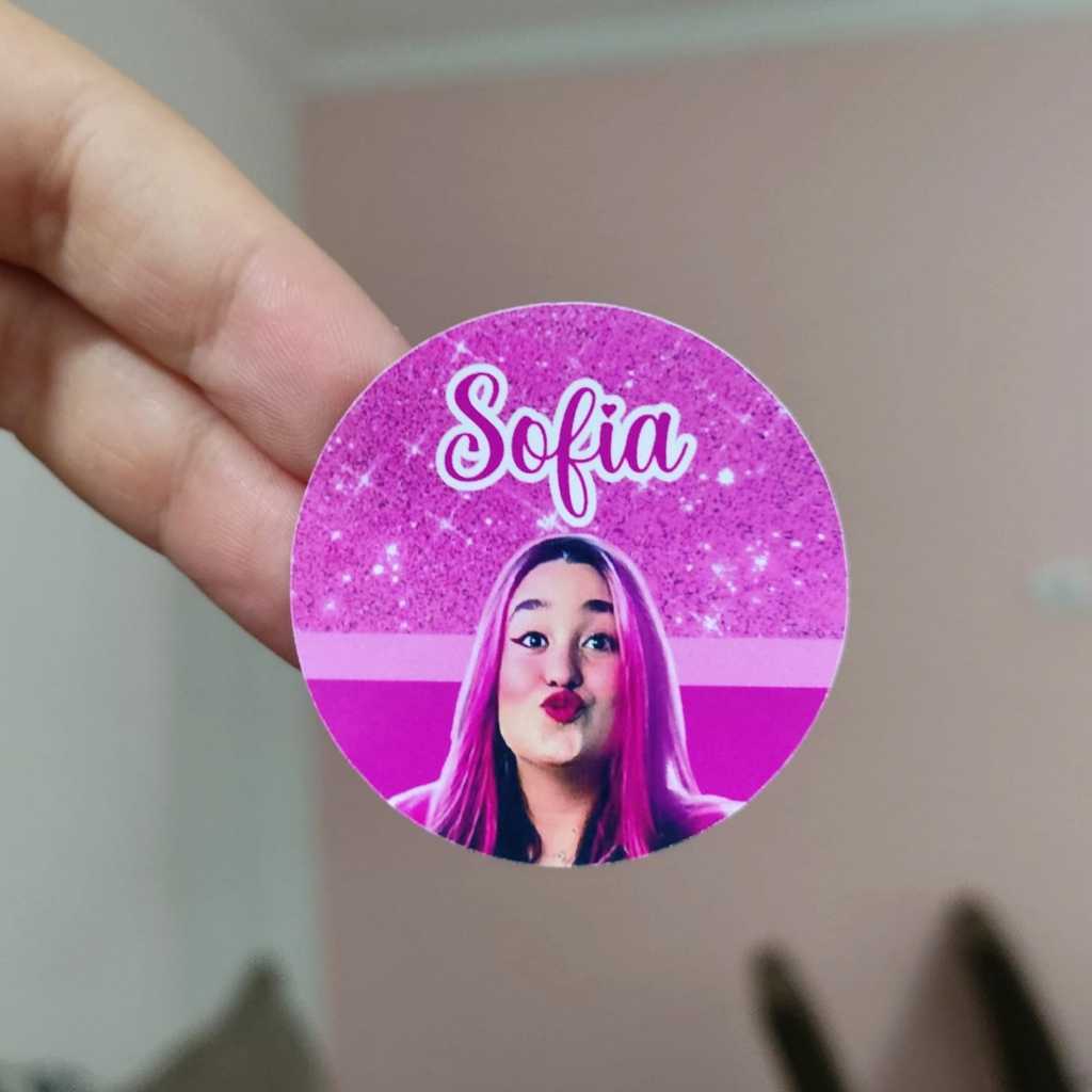 24 ETIQUETAS ADESIVAS EMILLY VICK - 4X4cm - PERSONALIZADO COM NOME (1 cartela com 24 adesivos)
