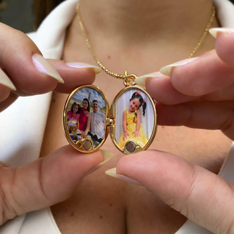 Colar Relicário Personalizado com Foto Gargantilha Pingente Dourado com 2 Fotos Banhado a Ouro 18k