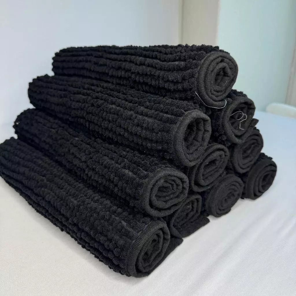 Kit de Tapete Bolinha 04 Unidades Antiderrapante Microfibra Toque Suave Super Macio