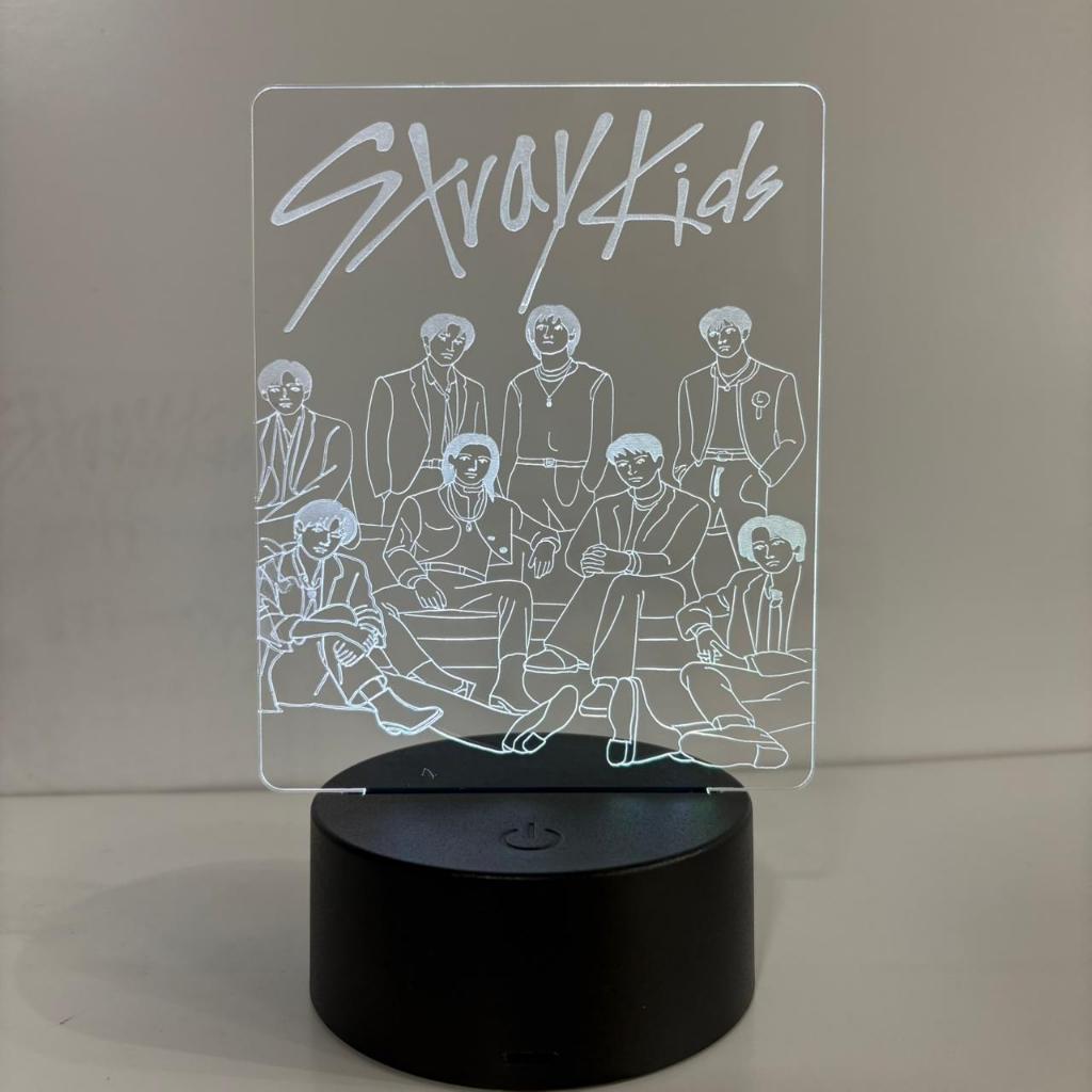 Luminária Decorativa Stray Kids de LED 3D Luz Quente Ou RGB 7 Cores