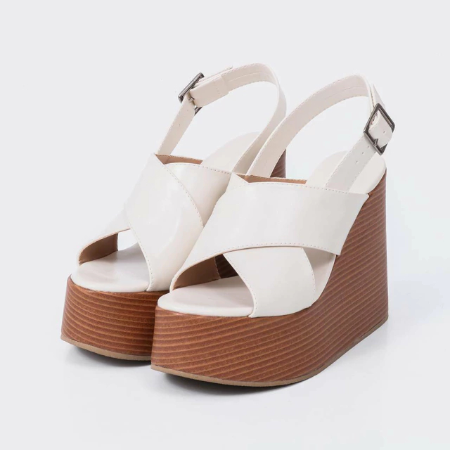 Tamanco Anabela Feminino Not Me Shoes Serena Off White com Plataforma Alta, Estiloso e Confortável