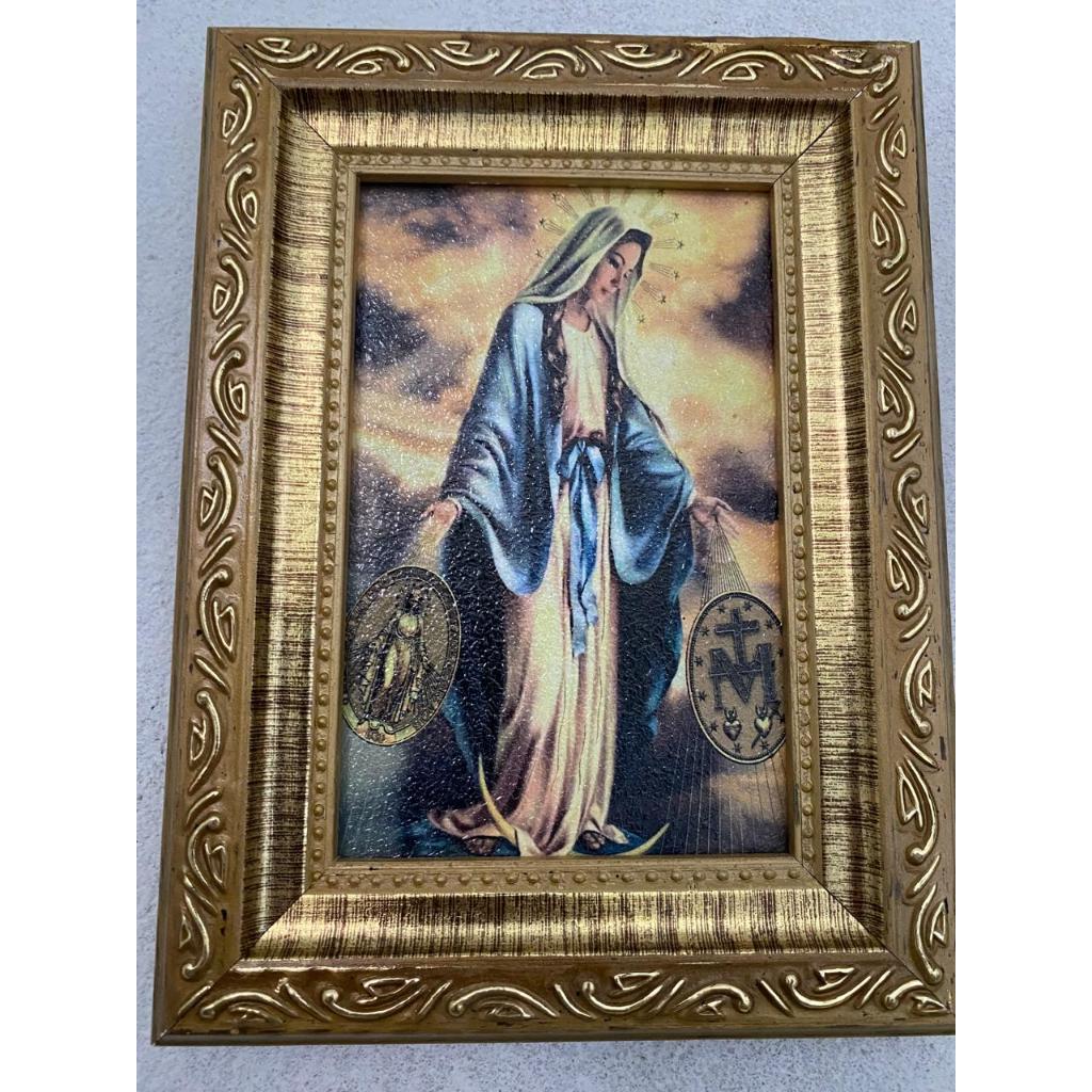 QUADRO DE NOSSA SRA DAS GRAÇAS COM MEDALHA 10X15 CM RESINADO MOLDURA PREMIUM DOURADA