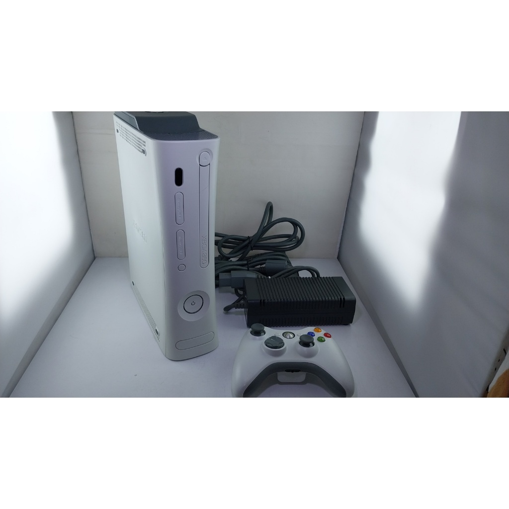Console Xbox 360 Fat com HD Aurora de Jogos Semi Novo