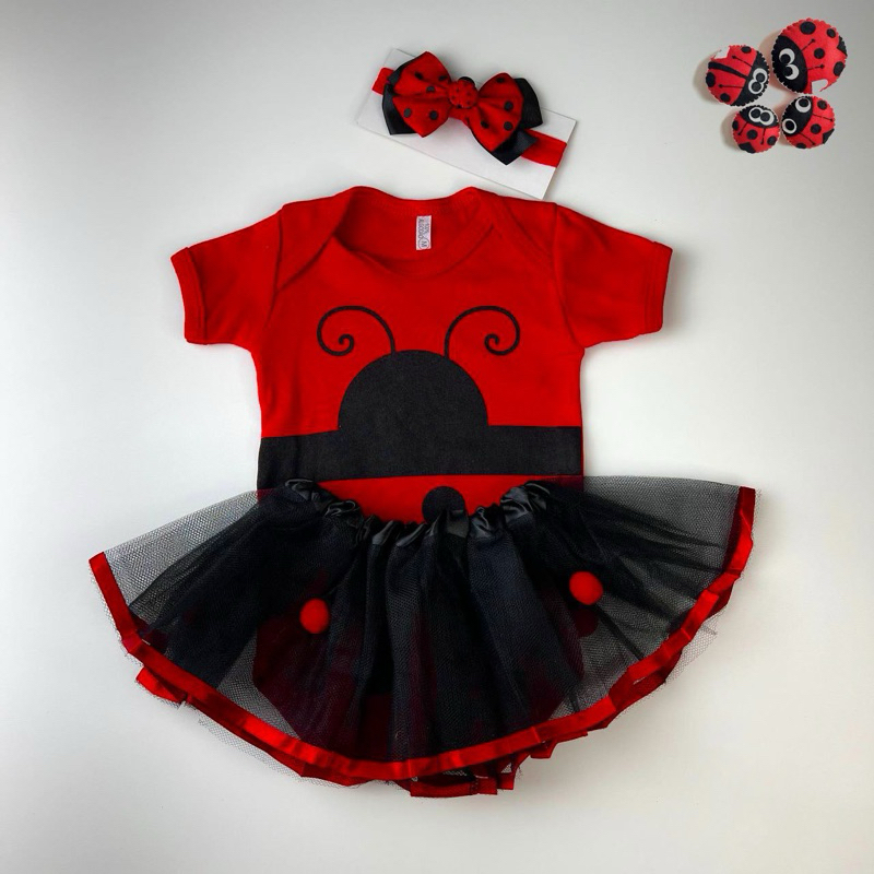 Body Temático Joaninha mêsversario + Saia Tutu + Laço de cabelo