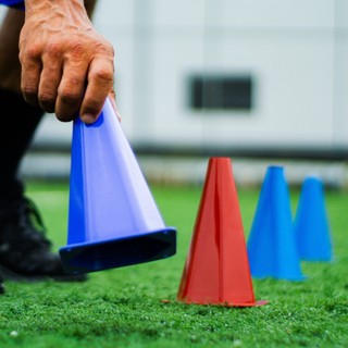 Kit Funcional Treino Agilidade com 10 Cones Para Futebol, Volei, Patins, Skate