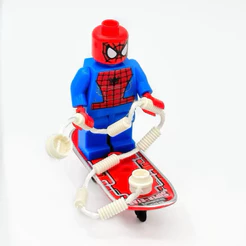 Bonecos Super Heróis lego com acessórios e skate