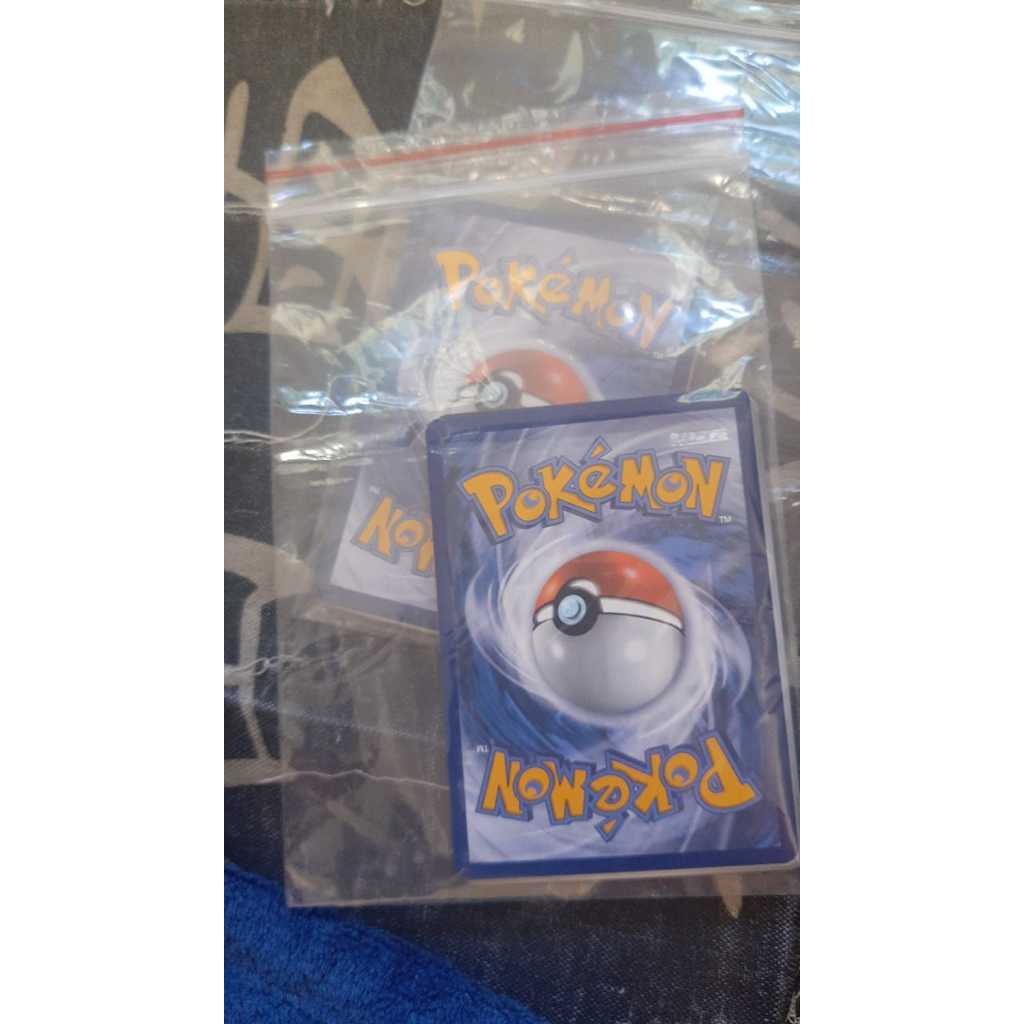 LOTE DE CARTAS ALEATORIAS POKEMON 10 CARTAS MORMAIS ,1 FOIL,1 CODIGO