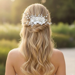 Pente Grinalda com flores peroladas Acessório elagante e romântico para noivas modernas ornamento adorno cabelo casament em Oferta na Shopee