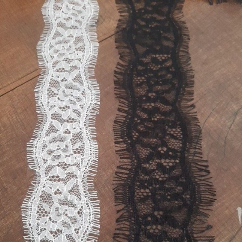 Renda chantily/cor branca e preta/largura 5cm/ com 3 ou 6 metros em Oferta na Shopee