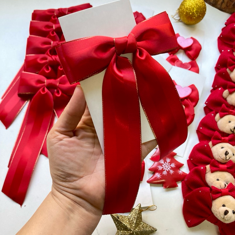 Laço de ponta adulto ou infantil com borda dourada