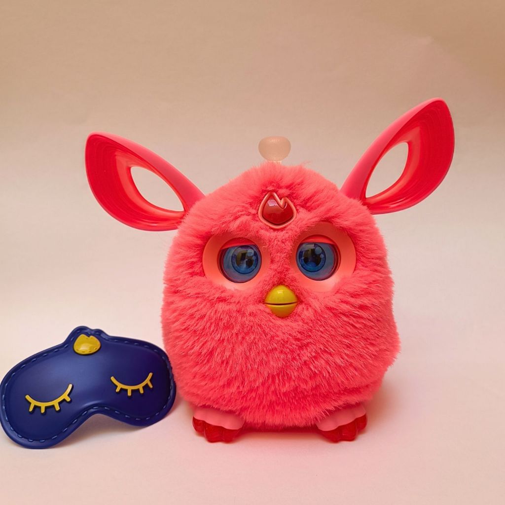 Furby Connect Hasbro Coral com a Máscara de Dormir (semi-novo) em Oferta na Shopee