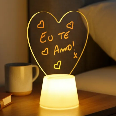 Luminária Coração Led 3D Bateria Tela pra Escrever Abajur Mesa Decoração Presente Namorados Mãe Pai
