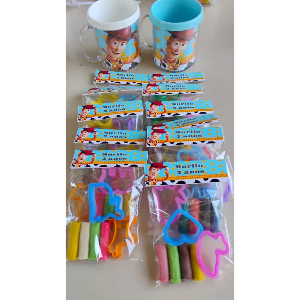 30 kit de massinhas e caneca rosca acrílica em qualquer  tema personalizado festa infantil  natal brinde lembrancinha