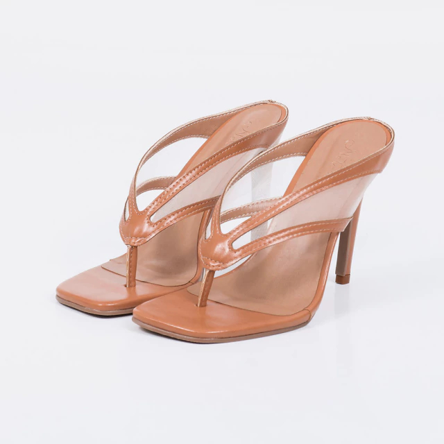 Mule Feminino Not Me Shoes Ariel Nude com Salto Alto Fino e Tiras Teladas Sofisticadas e Modernas