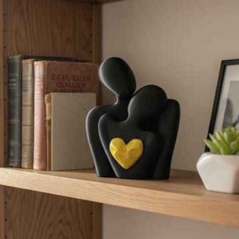 Escultura Casal Decorativo com Coração – Enfeite de Amor e Família Minimalista para Decoração Moderna em Oferta na Shopee