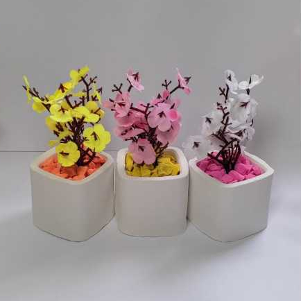 kit 20 vasinhos de gesso quadrado impermeabilizado com flores e pedrinhas para lembrancinhas em Oferta na Shopee