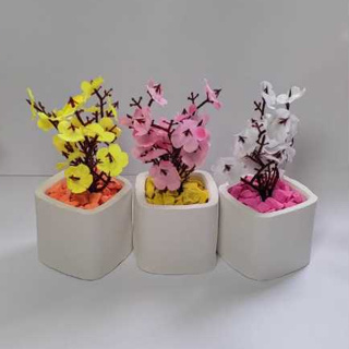 kit 20 vasinhos de gesso quadrado impermeabilizado com flores e pedrinhas para lembrancinhas em Oferta na Shopee