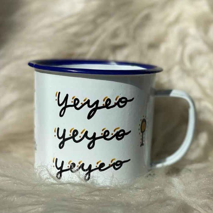 DELONGÁ ÁGATA - PERSONALIZADO - Caneca Delongá Esmaltada Tipo Ágata Branco Com Borda Azul– Azul D’Ana (Candomblé)