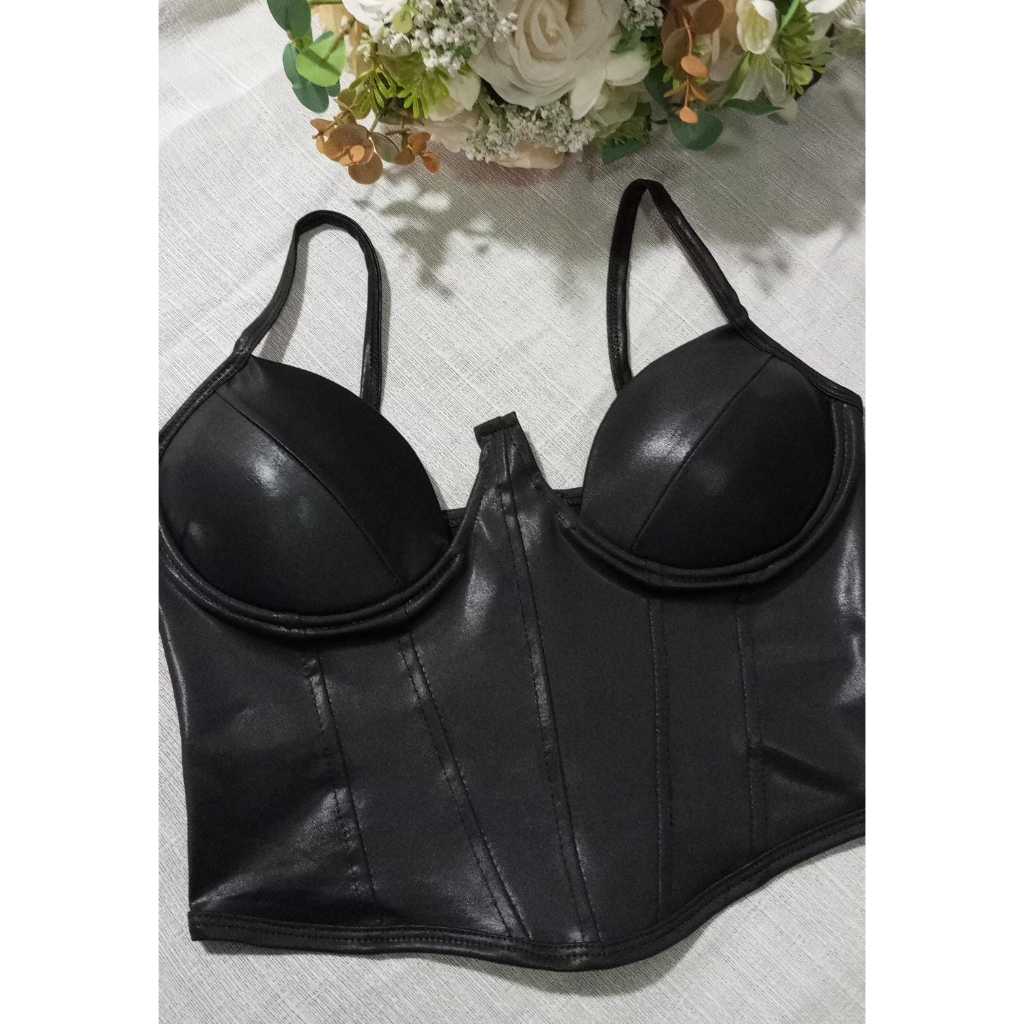 cropped de cirrê ,cropped corcet ,cropped preto , com ziper nas costas ,cropped com bojo e alça.