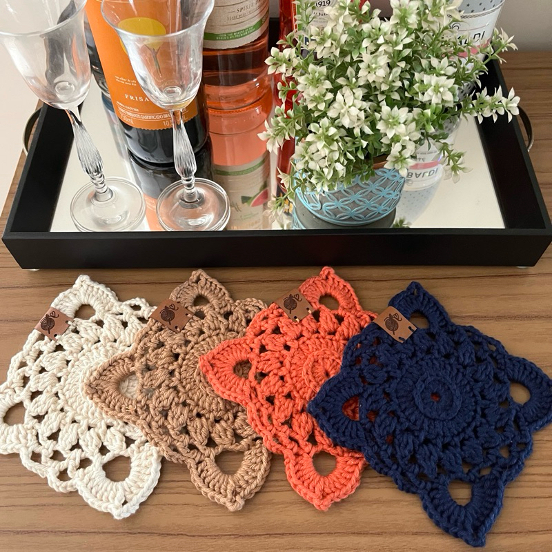 kit com 2,4 ou 6 porta copos de crochê descanso de copos|Várias cores | 100% algodão