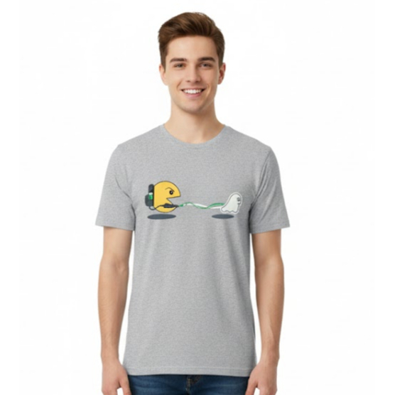 Camiseta Masculina – Estampa Pac-Man Caçando Fantasma – Humor Geek – 100% Algodão