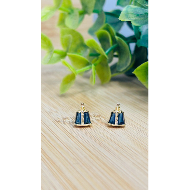 Brinco Nossa Senhora Aparecida Zircônia Azul Manto Banhada a Ouro 18K