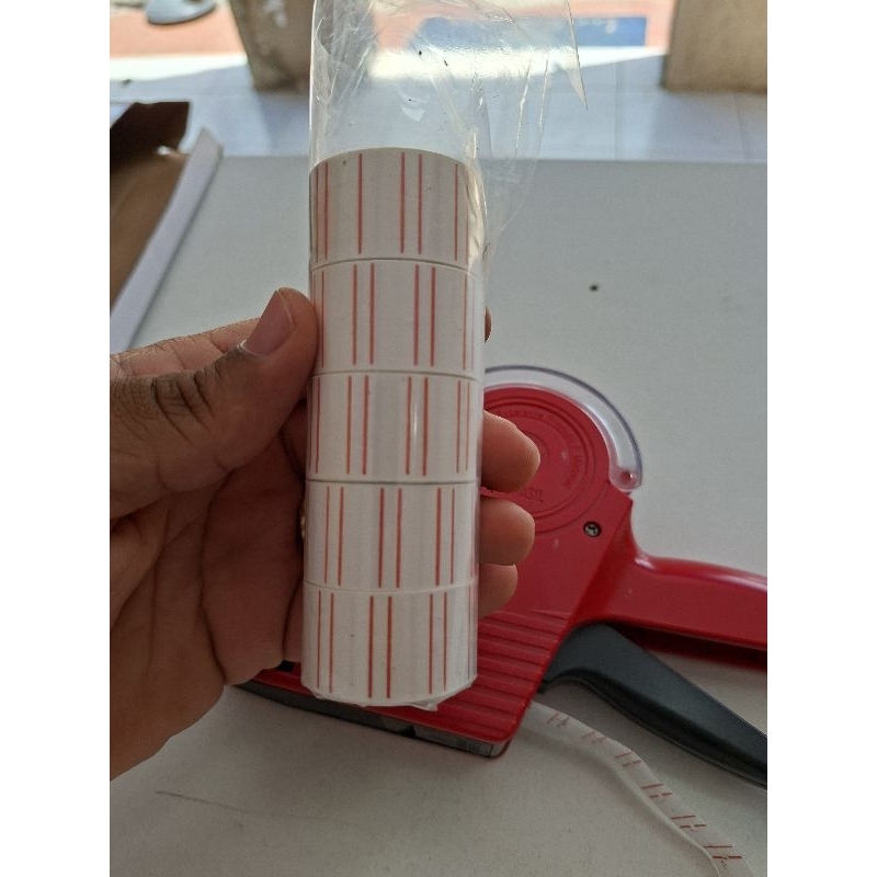 Etiquetadora.   USADA.   impressora de etiquetas manual rotuladora de preços + 5 refil de etiqueta
