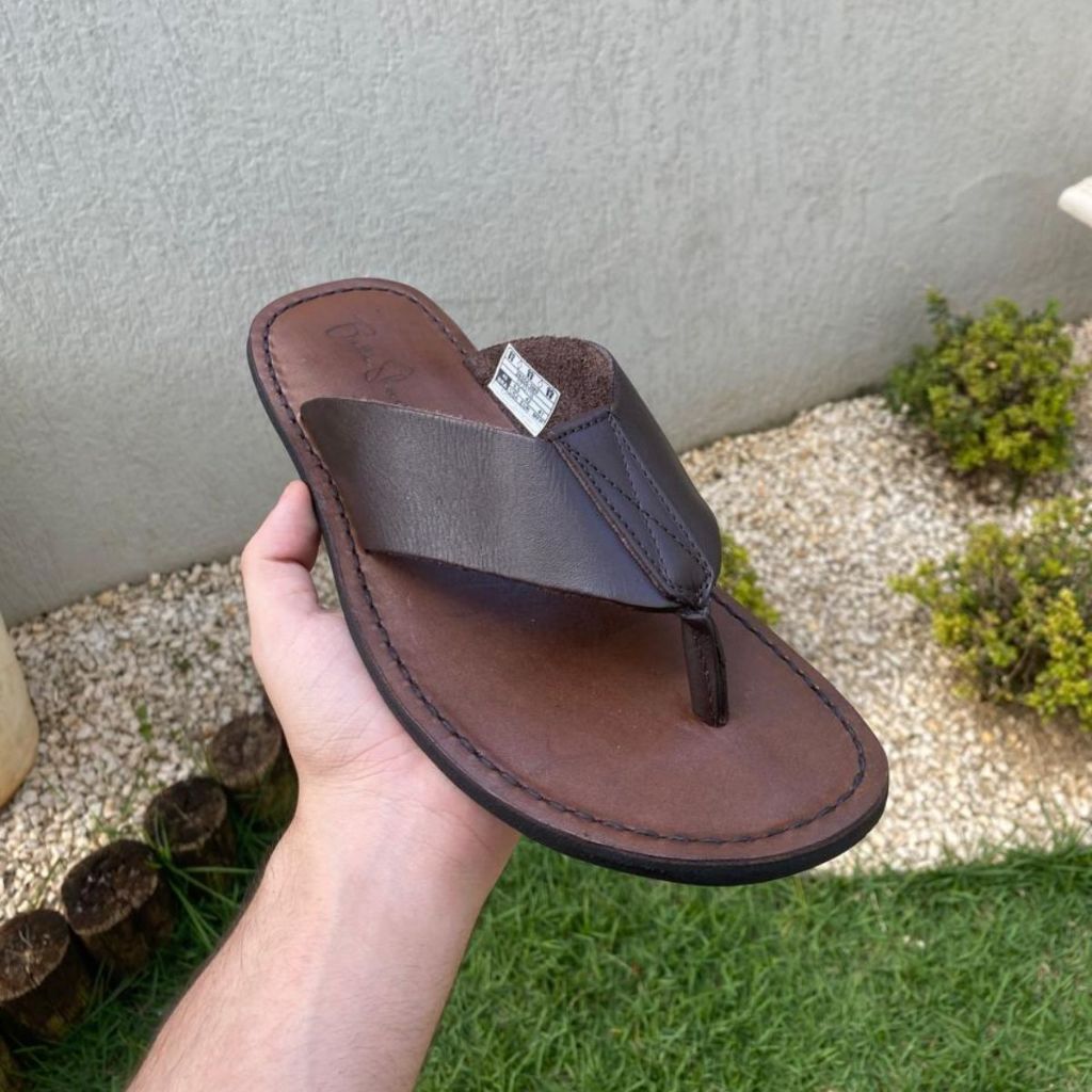 Chinelo Masculino Em Couro Legitimo Tiras Cruzadas Liso Solado De Borracha Confortável