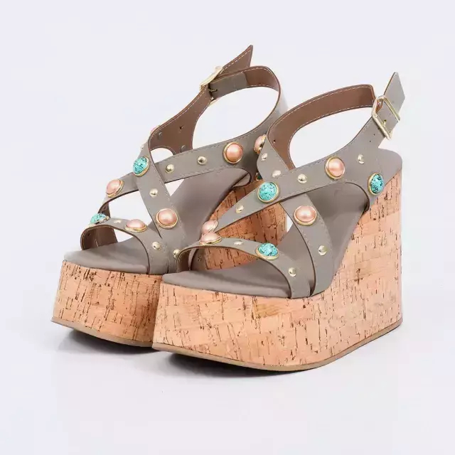 Sandália Anabela Feminina Not Me Shoes Cancun Cinza com Cortiça e Pedrarias