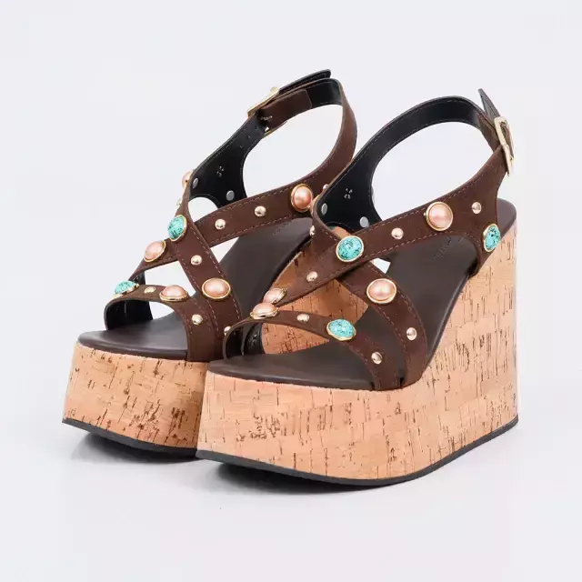 Sandália Anabela Feminina Not Me Shoes Cancun Marrom com Cortiça e Pedrarias