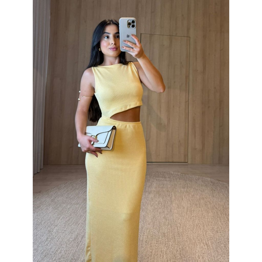 Vestido Midi com Abertuda na Cintura